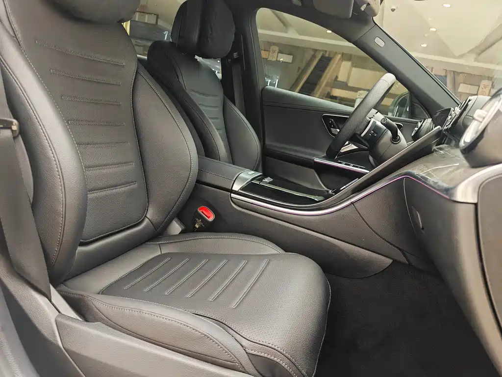 Mercedes-Benz C-Class — миниатюра 13