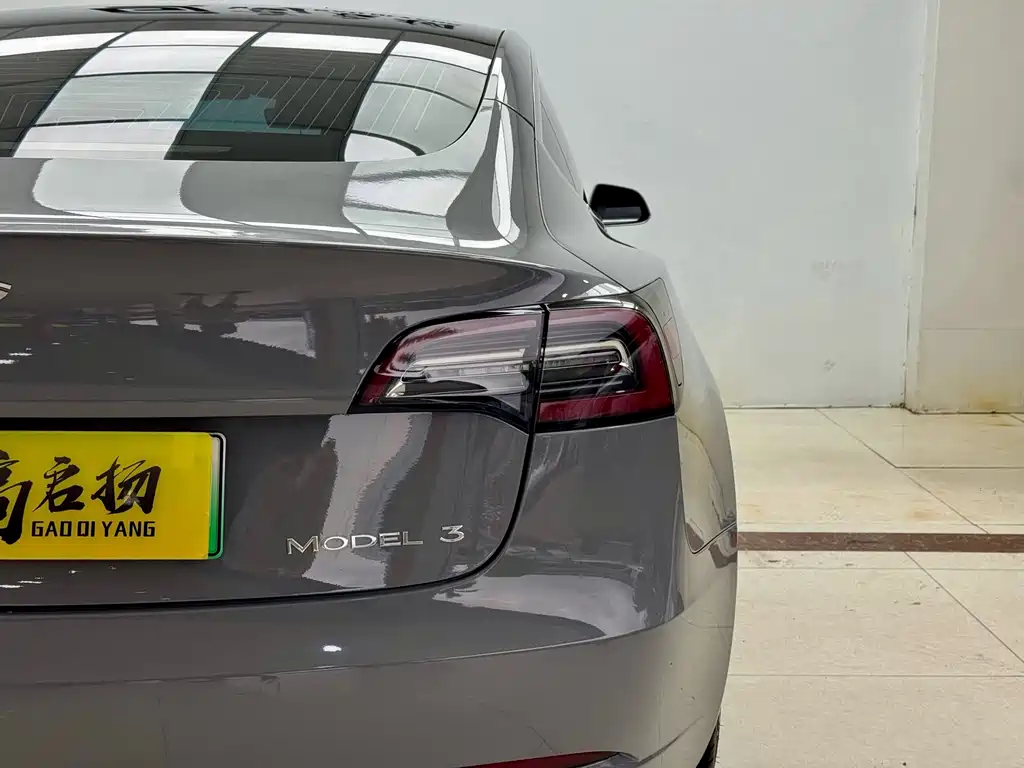 Tesla Model 3 — миниатюра 23