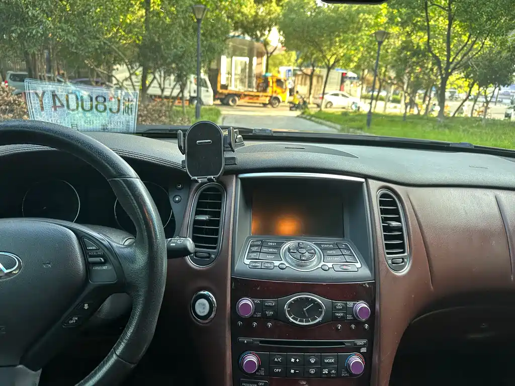 Infiniti QX50 (Import) — миниатюра 11