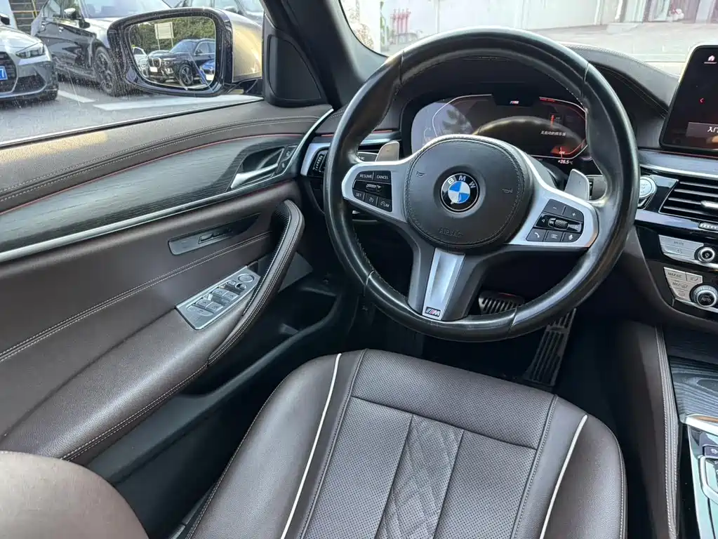 BMW 5 Series — миниатюра 18