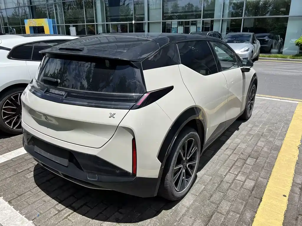 Zeekr X 2025 мест