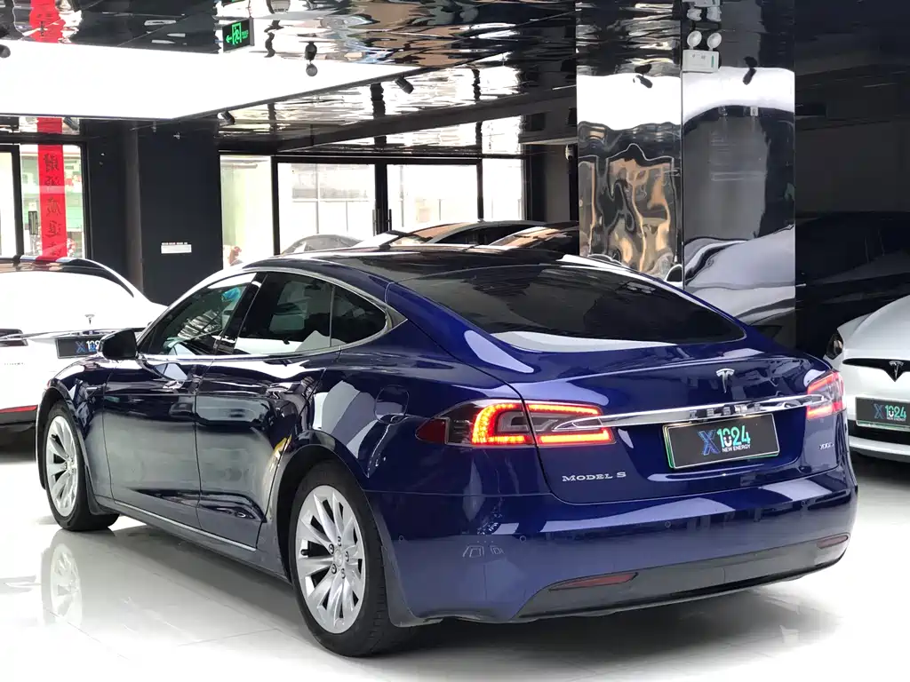 Tesla Model S — миниатюра 17