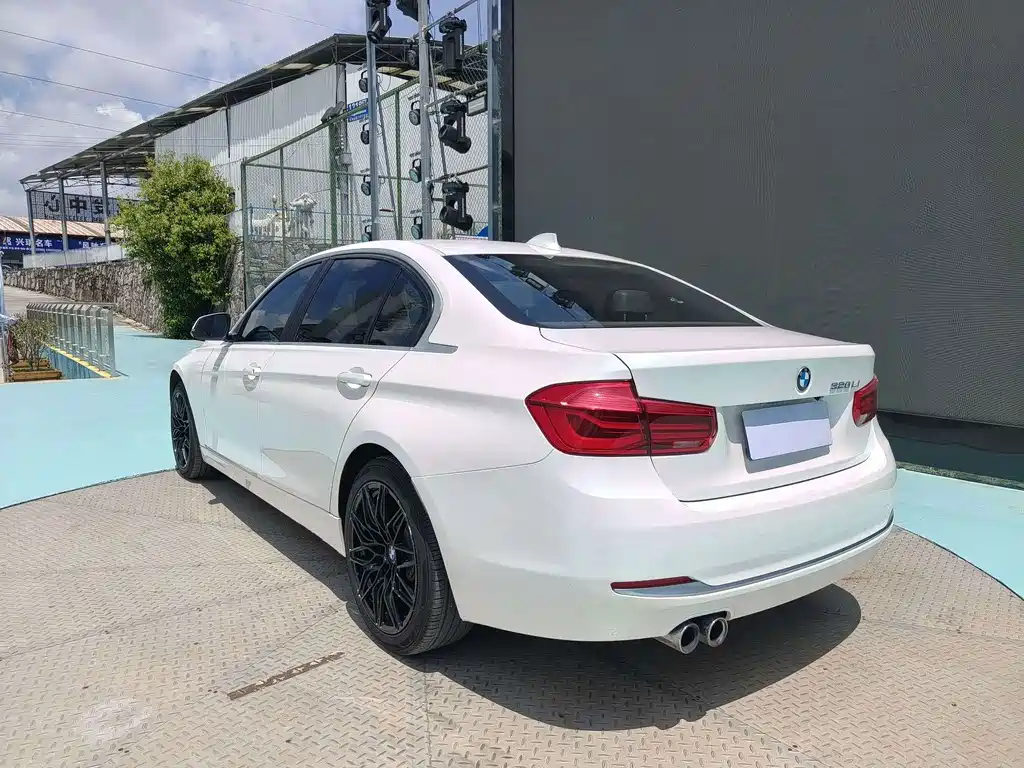 BMW 3 Series — миниатюра 14