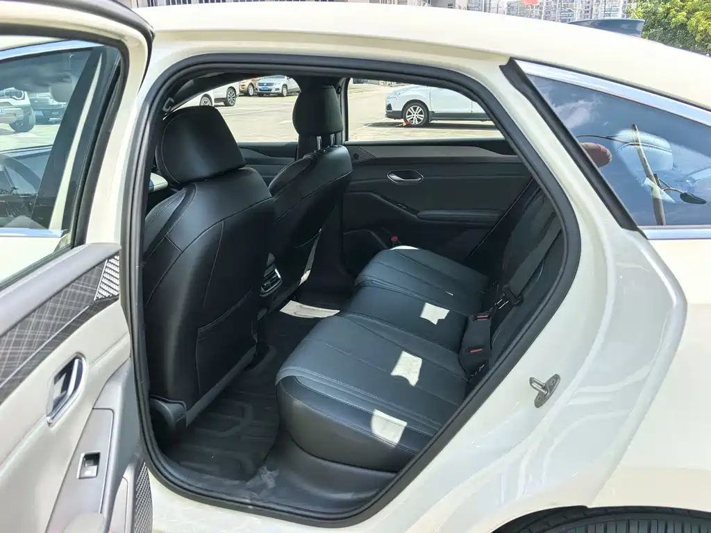 BYD Qin L — миниатюра 11