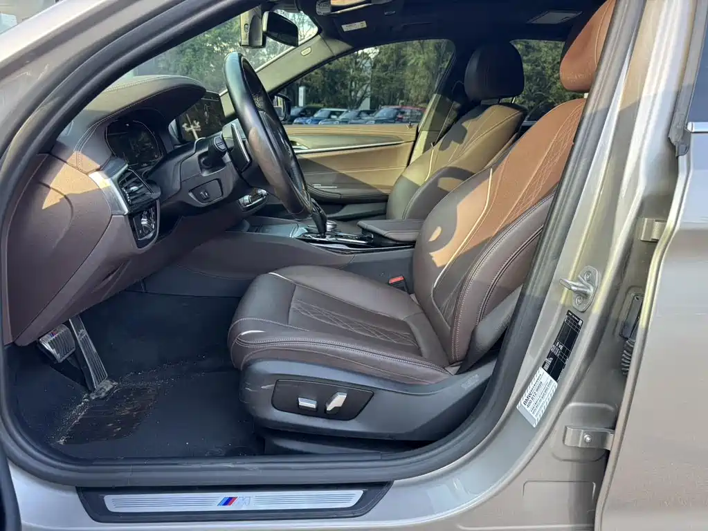 BMW 5 Series — миниатюра 21