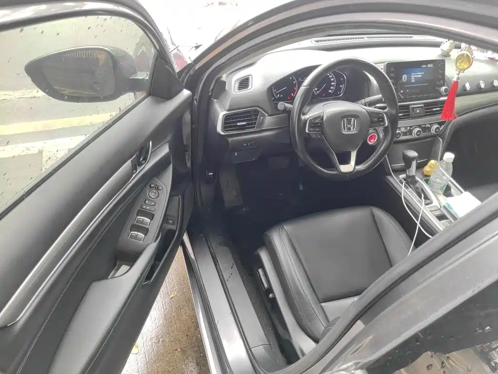 Honda Accord — миниатюра 17