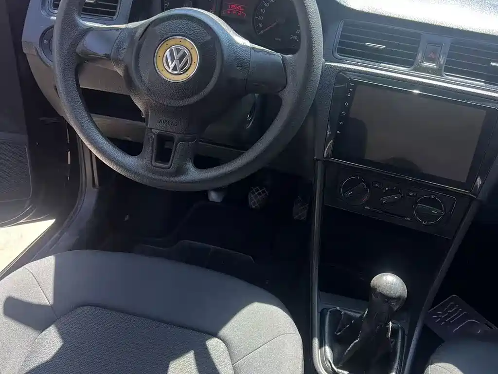 Volkswagen Santana — миниатюра 10