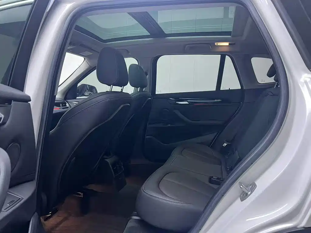 BMW X1 — миниатюра 7
