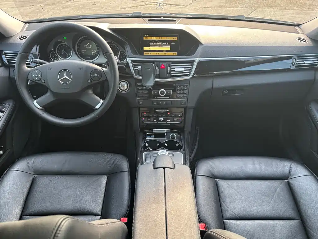 Mercedes-Benz E-Class — миниатюра 9