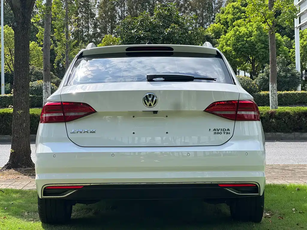 Volkswagen Lavida — миниатюра 8