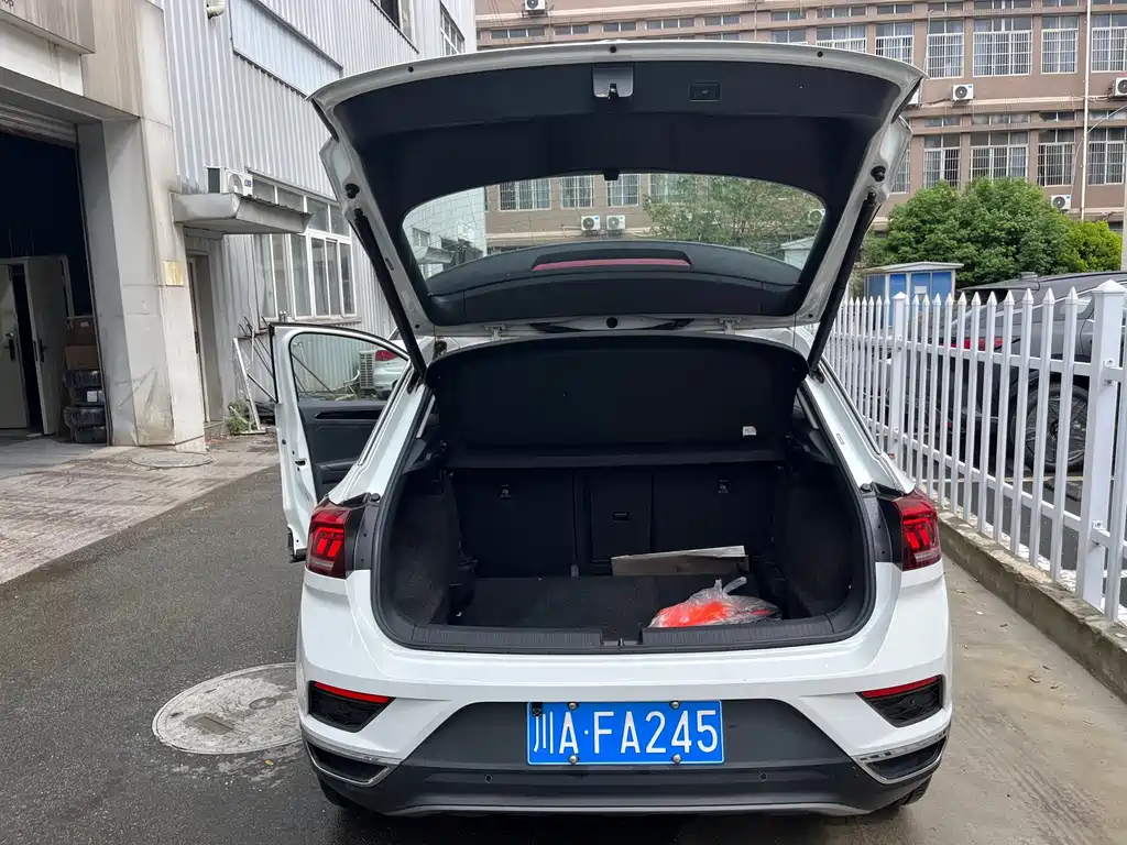 Volkswagen T-Roc — миниатюра 6