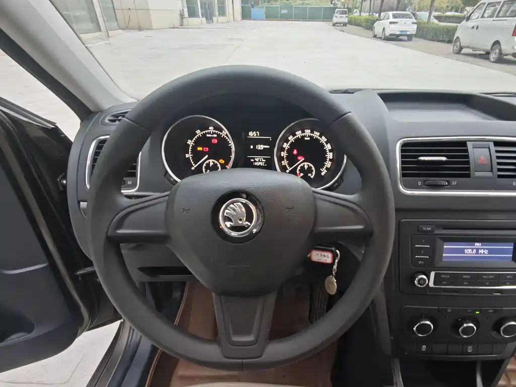 Skoda Yeti — миниатюра 13