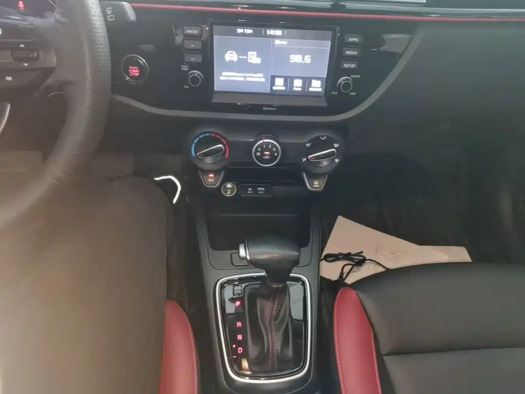 Kia KX Cross — миниатюра 10