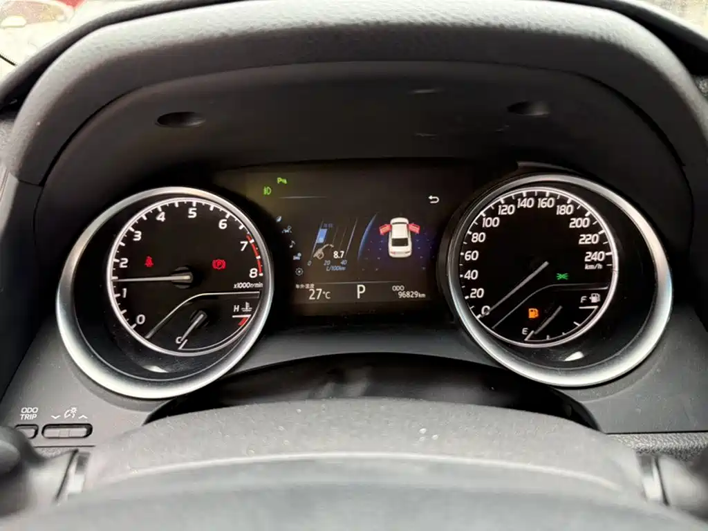 Toyota Camry — миниатюра 12