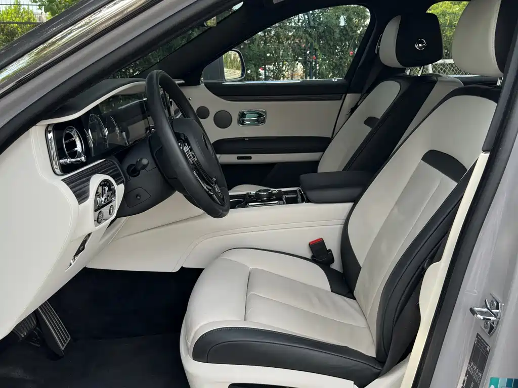 Rolls-Royce Ghost — миниатюра 11