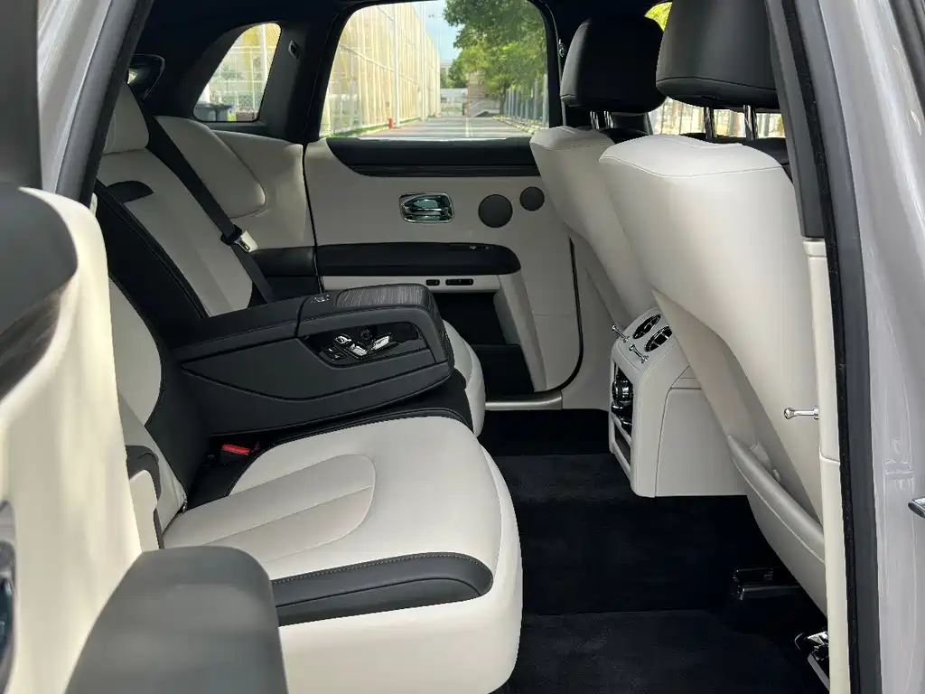 Rolls-Royce Ghost — миниатюра 16