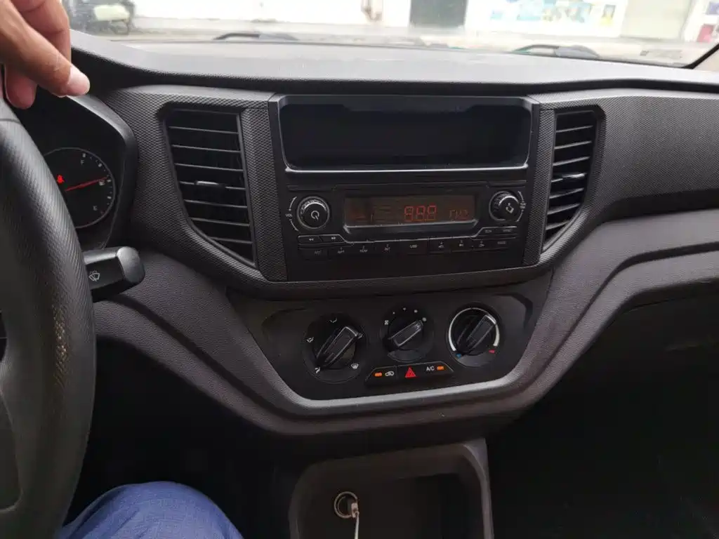 Wuling Hongguang V — миниатюра 14