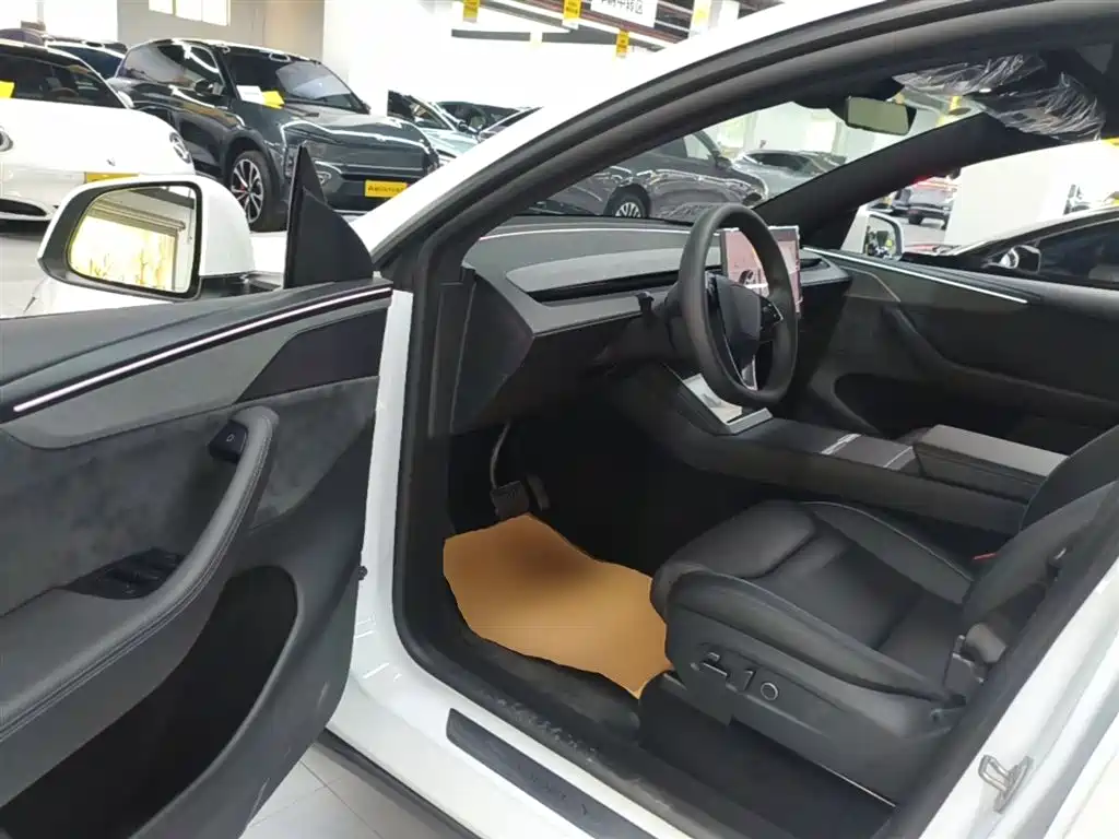 Tesla Model Y L — фотографии объявления, Фото 16