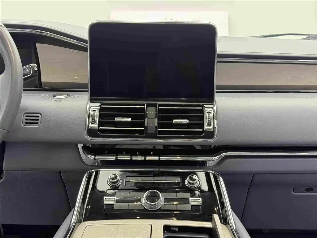 Lincoln Navigator — миниатюра 14