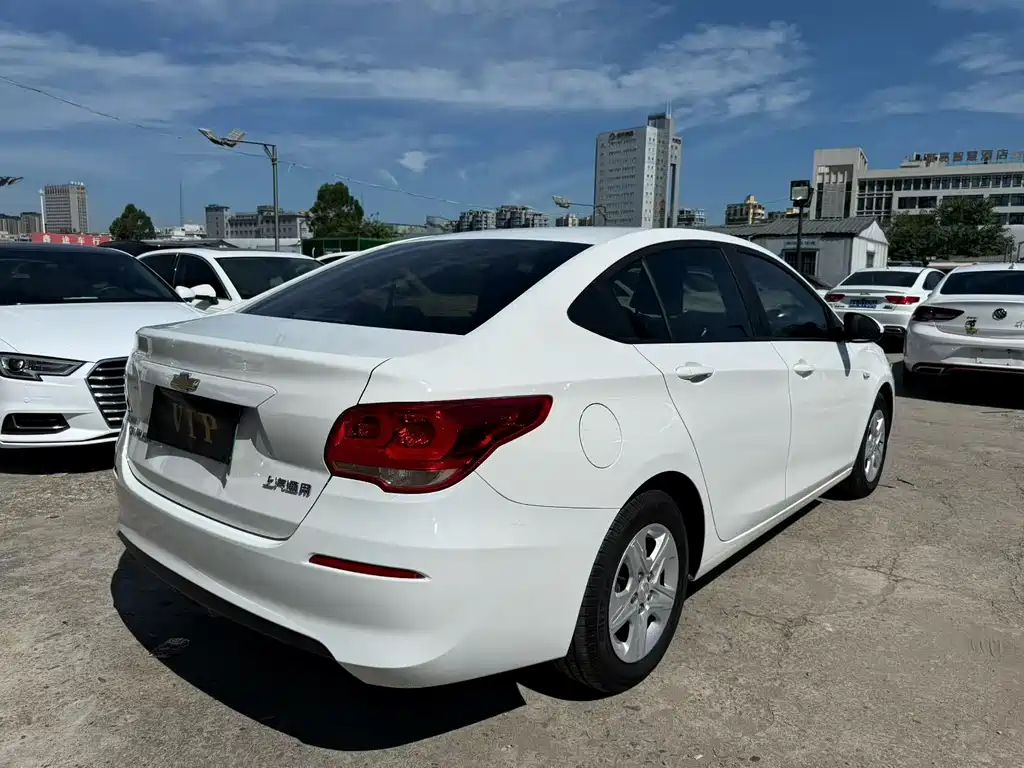 Chevrolet Cavalier — миниатюра 9