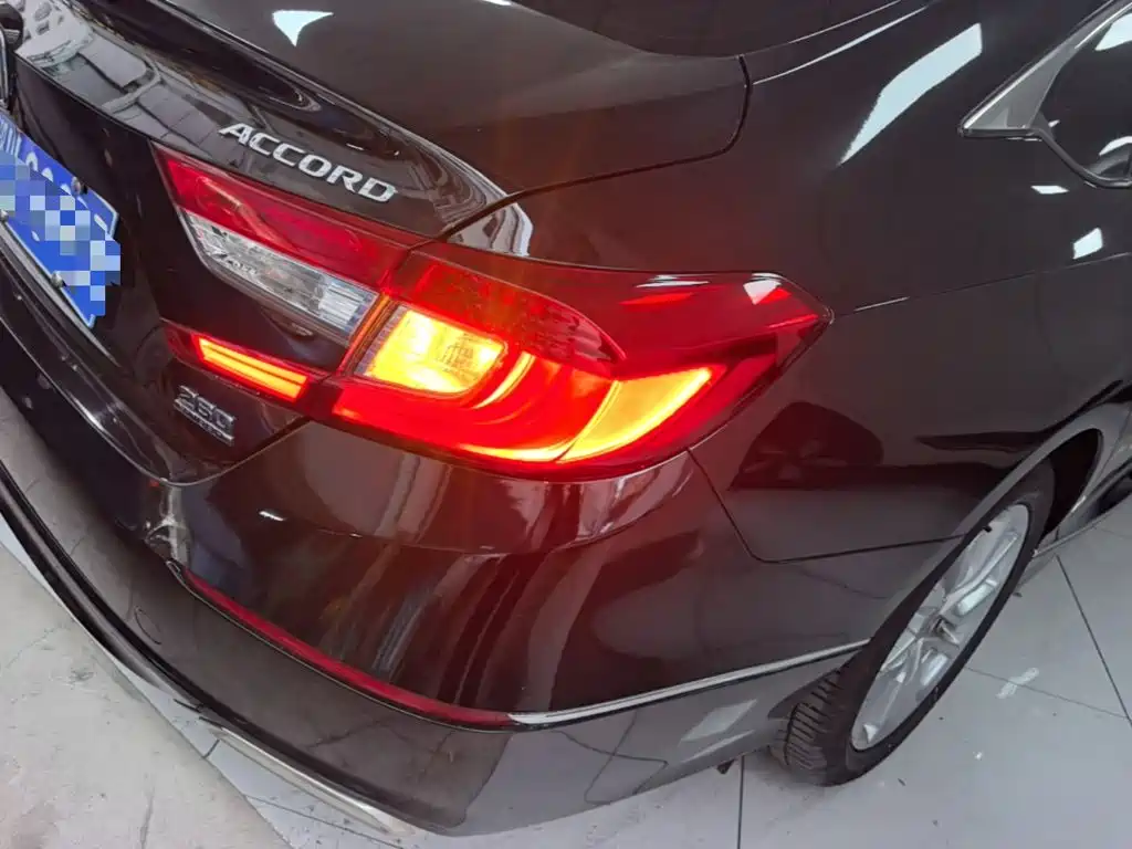 Honda Accord — миниатюра 8