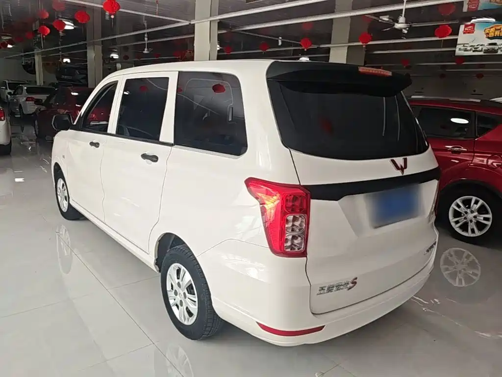 Wuling Hongguang — миниатюра 5