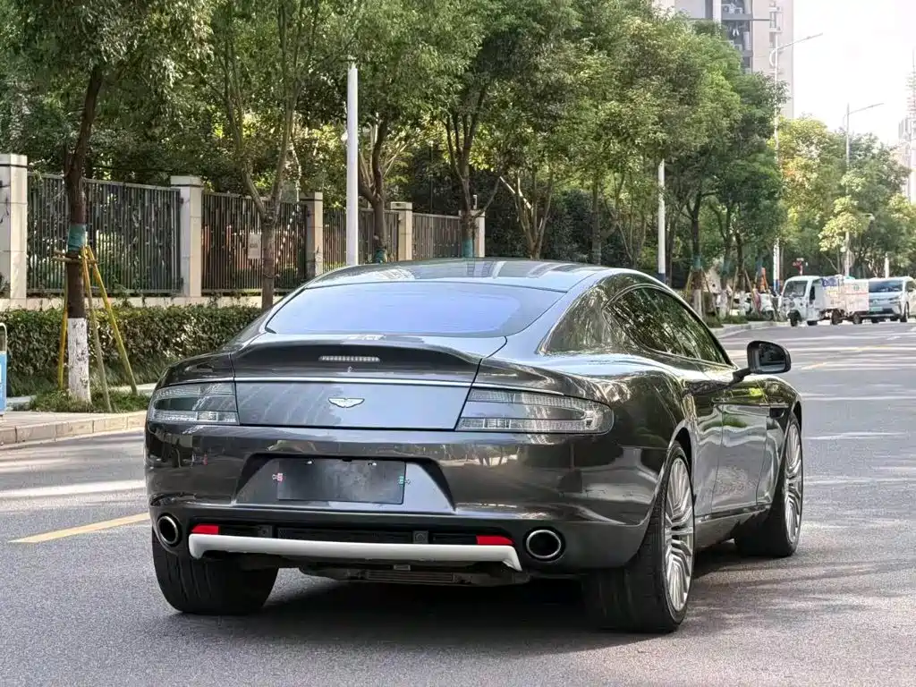 Aston Martin Rapide — миниатюра 4
