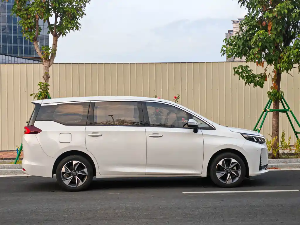 GAC Motor Trumpchi M6 — миниатюра 7