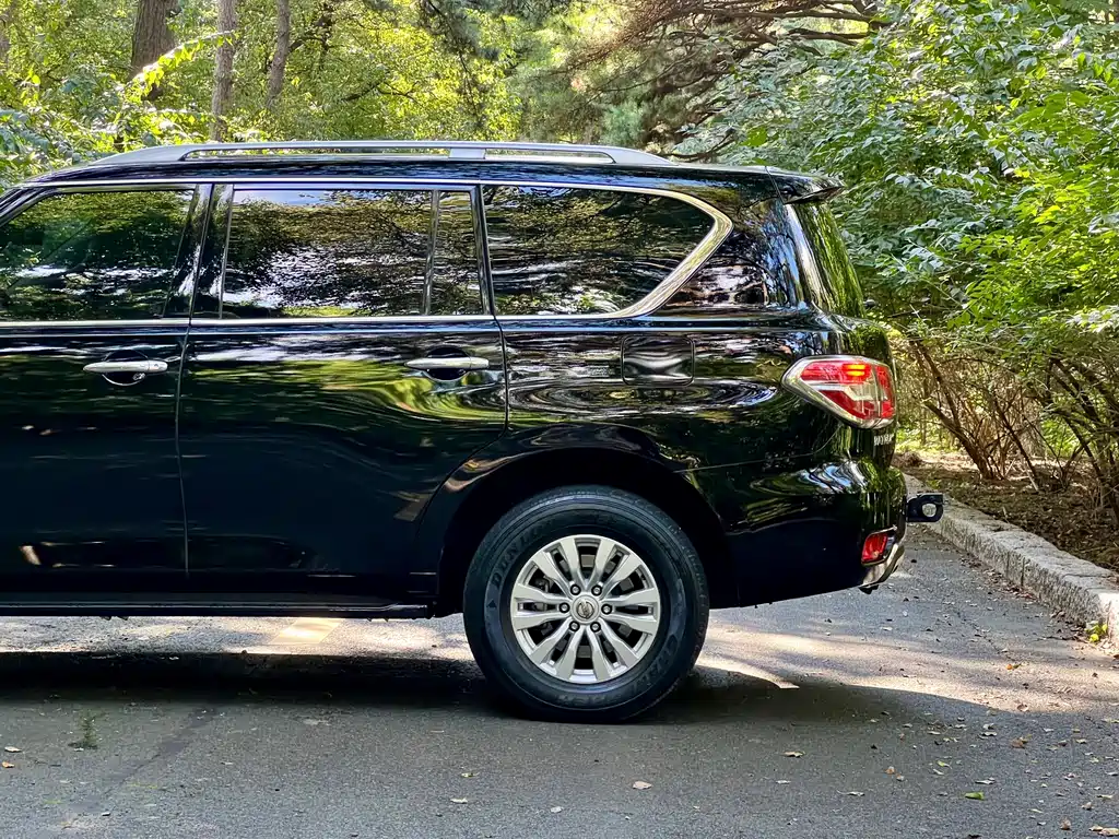 Nissan Patrol — миниатюра 15
