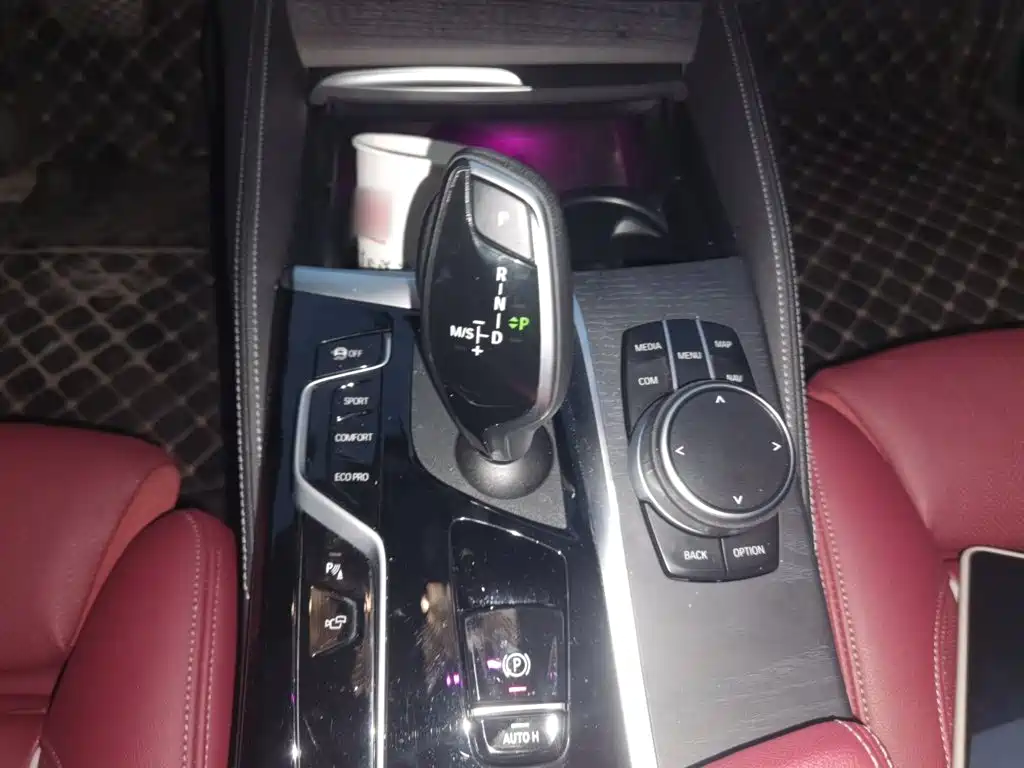 BMW 5 Series — миниатюра 7