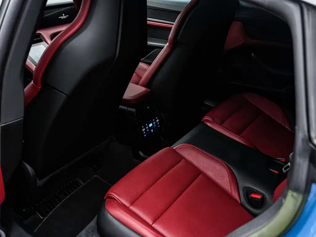 Porsche Taycan — миниатюра 9