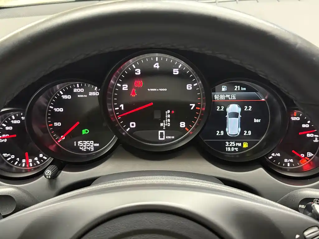 Porsche Cayenne — миниатюра 15