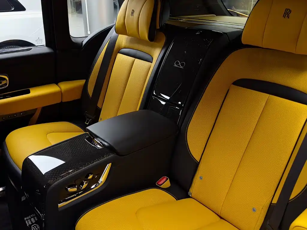 Rolls-Royce Cullinan 2025 6.7T AT