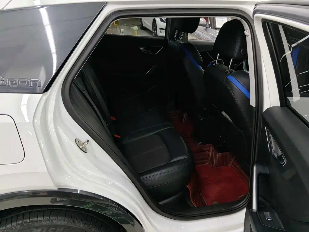 Audi Q2L e-tron — миниатюра 11