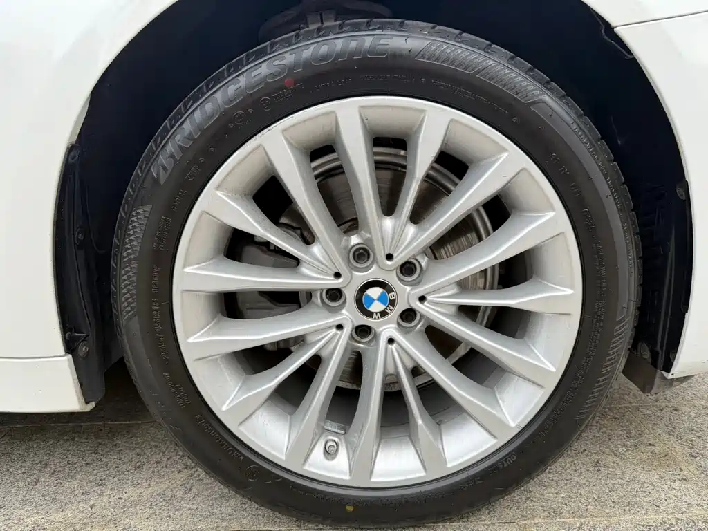 BMW 5 Series — миниатюра 18