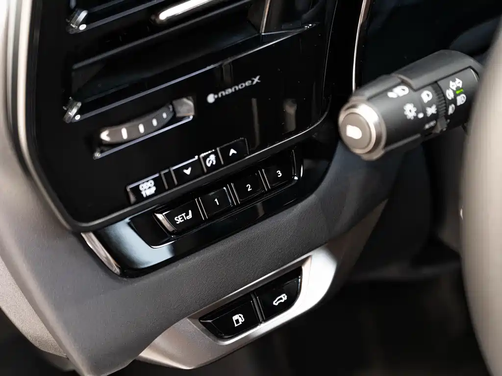 Lexus RX — миниатюра 20
