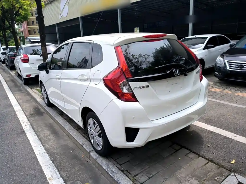 Honda Fit — миниатюра 5