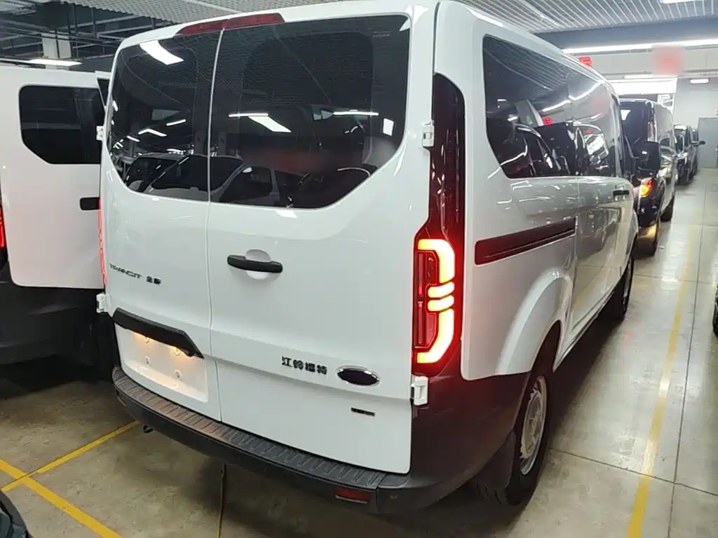 Ford Transit — миниатюра 7