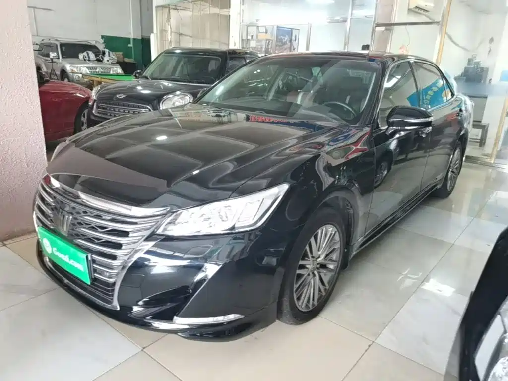 Toyota Crown — миниатюра 2