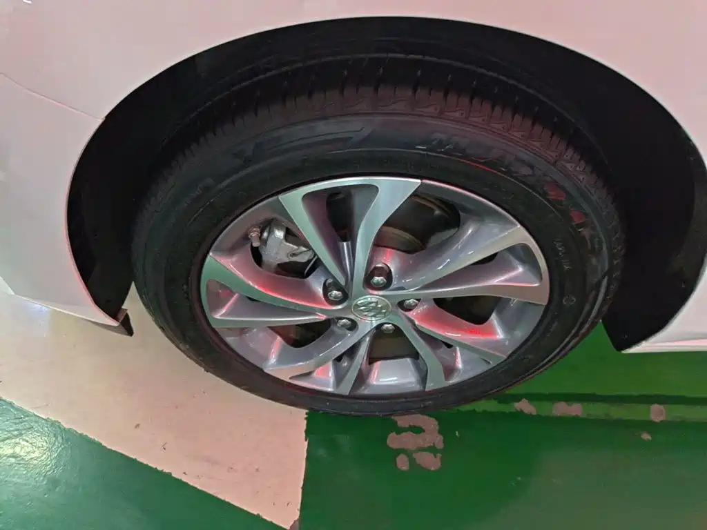 Buick Verano — миниатюра 23