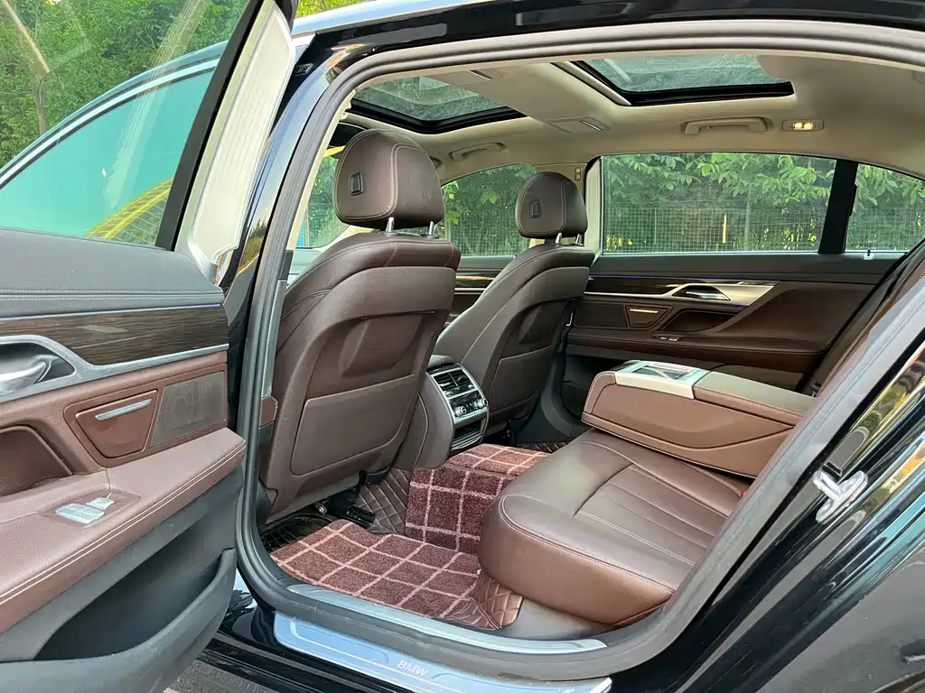 BMW 7 Series 7 2017 730Li Lead