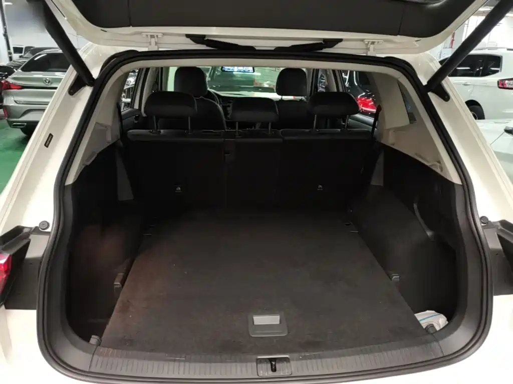 Volkswagen Tiguan L — миниатюра 19