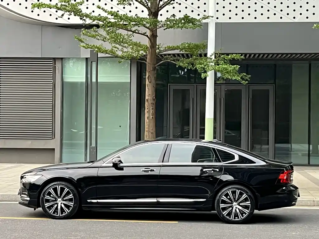 Volvo S90 2022 B5 Luxury