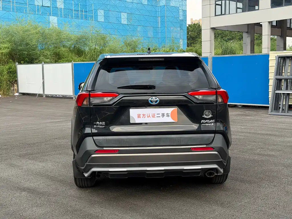 Toyota RAV4 — миниатюра 11