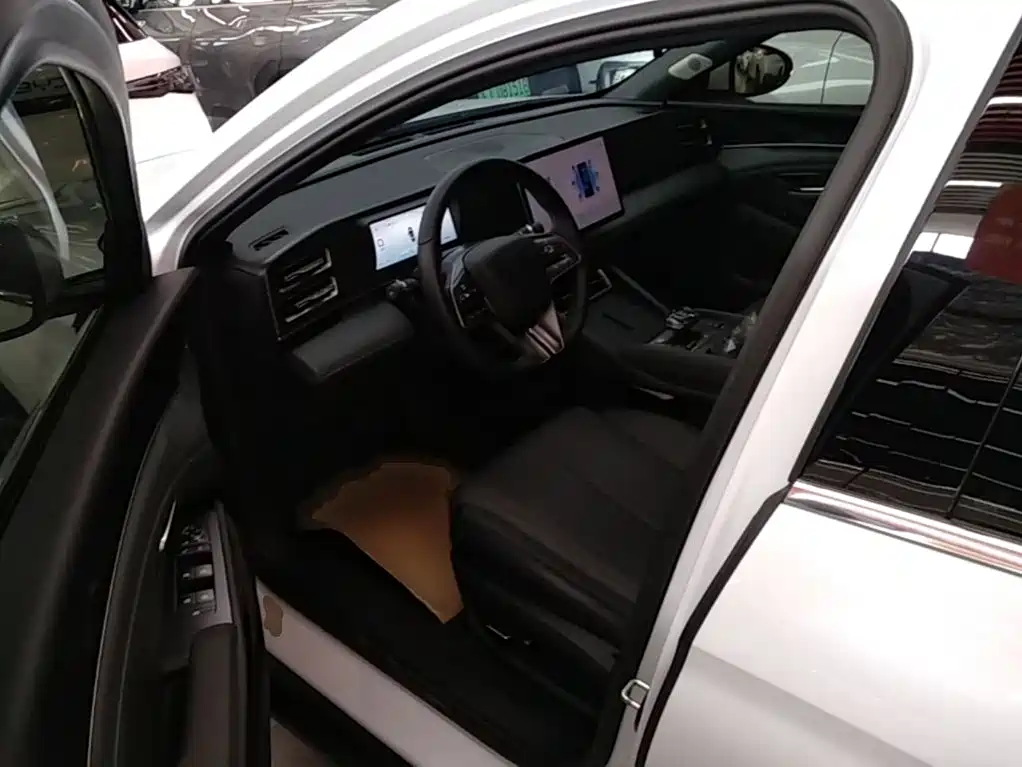 BYD Qin L — миниатюра 15