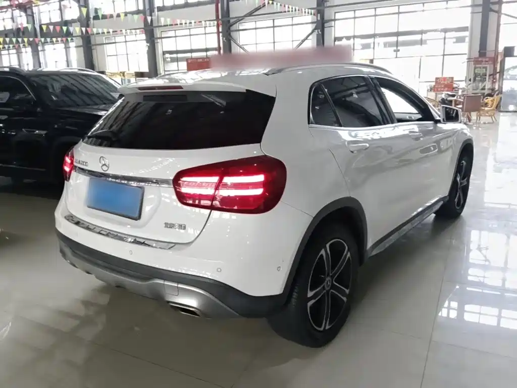 Mercedes-Benz GLA 2018 GLA 200 Fashion