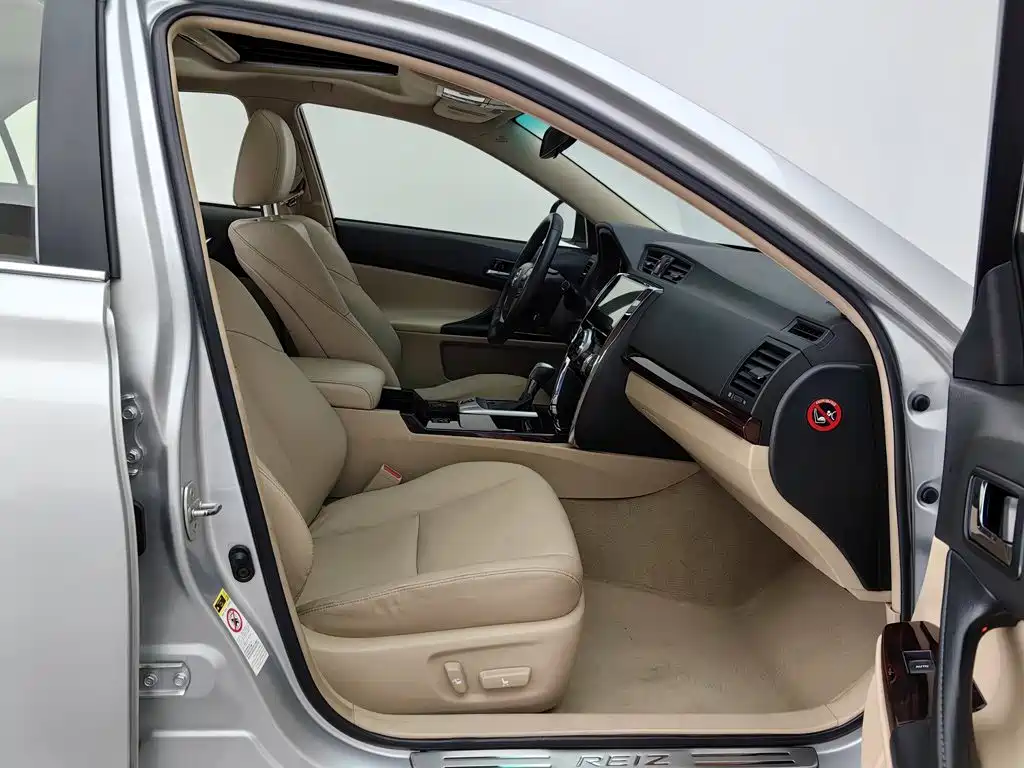 Toyota Reiz — миниатюра 23