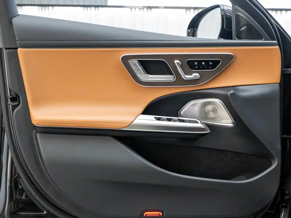 Mercedes-Benz E-Class — миниатюра 20