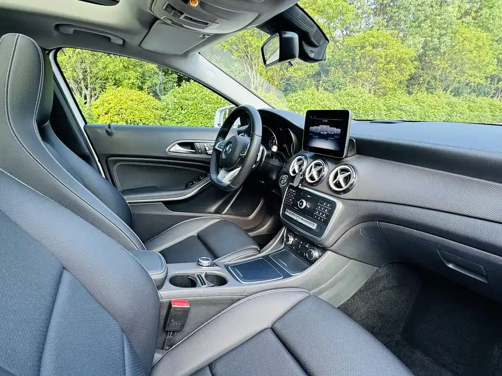 Mercedes-Benz GLA — миниатюра 11