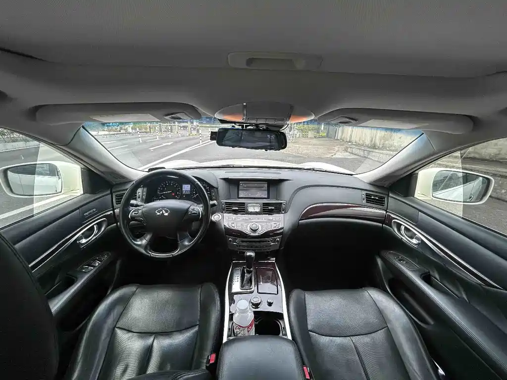 Infiniti Q70 — миниатюра 9